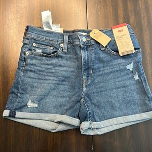 NWT Levi’s Mid-length Women’s Shorts size 6